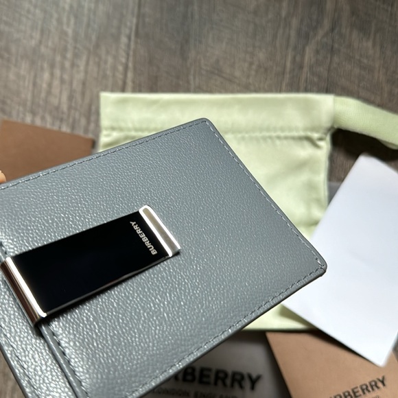 New Burberry card holder with money clip - Picture 1 of 4